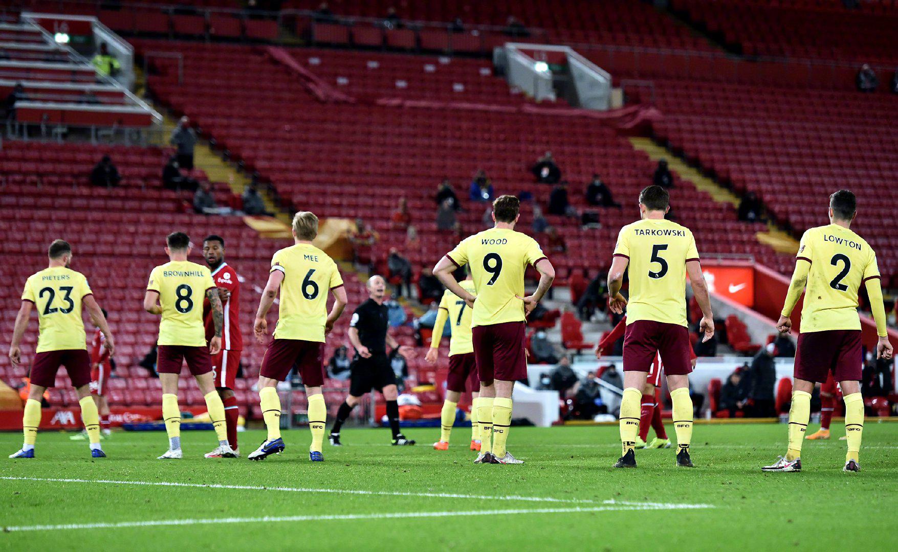 在辉煌与低 在辉煌与低